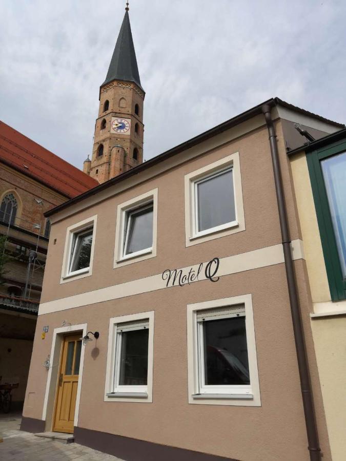Motel Q - Das Kleine Stadthotel Dingolfing Buitenkant foto